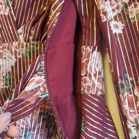 NWT stunning floral top - Picture 9 of 11